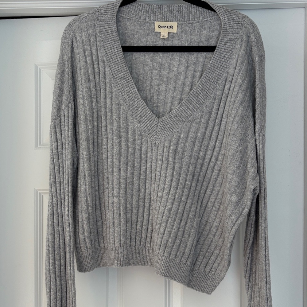 Open Edit Women's Gray V-Neck Sweater